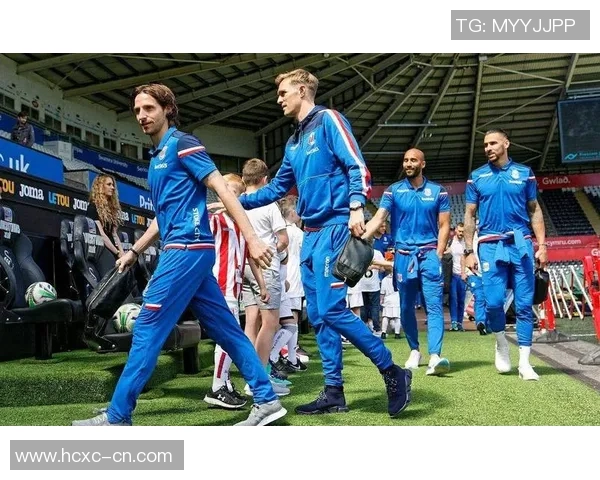 曼彻斯特球队对阵年轻人队的精彩较量即将上演，谁能在赛场上脱颖而出