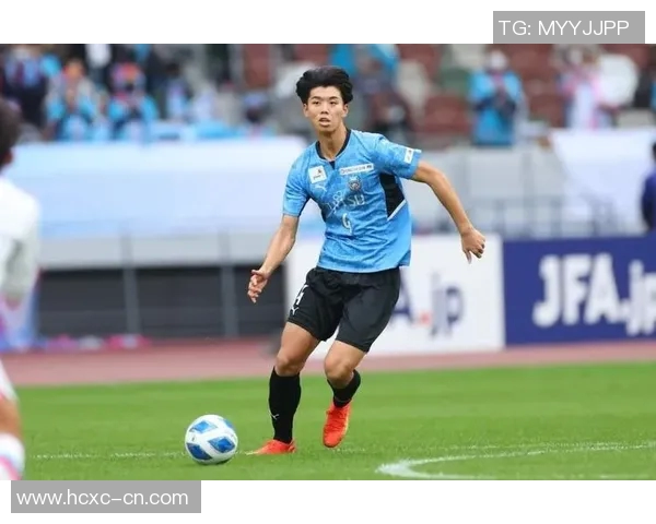 神户胜利船与川崎前锋的激烈对决展现足球魅力与战术智慧