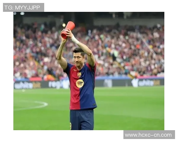 莱万再创佳绩欧冠赛场10场打入12球稳居射手榜首位